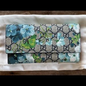 Gucci GG Supreme Monogram Bloom Prints Blue Wallet